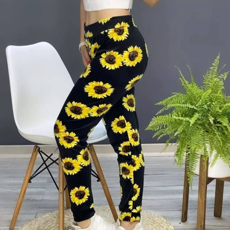 شلوار مخمل زنانه گلدار